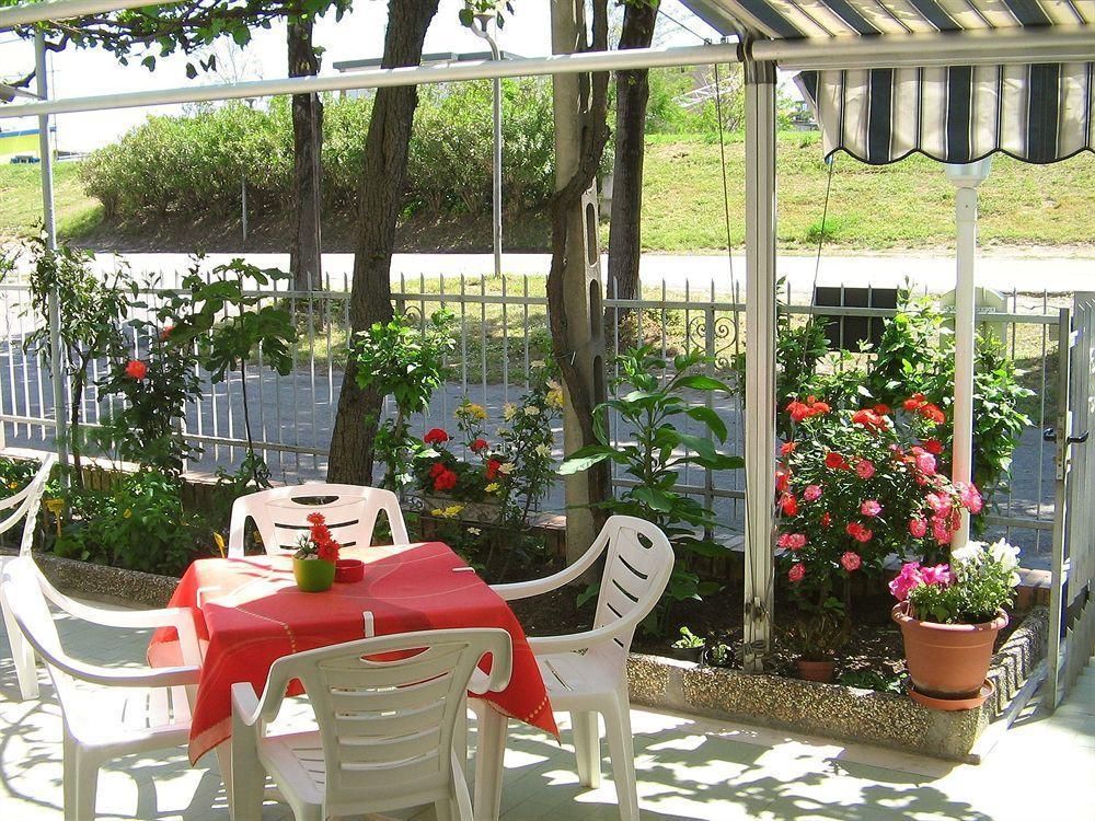 רימיני Villa Lauda B&B מראה חיצוני תמונה