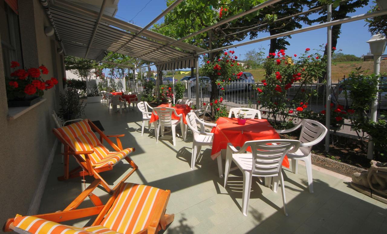 רימיני Villa Lauda B&B מראה חיצוני תמונה