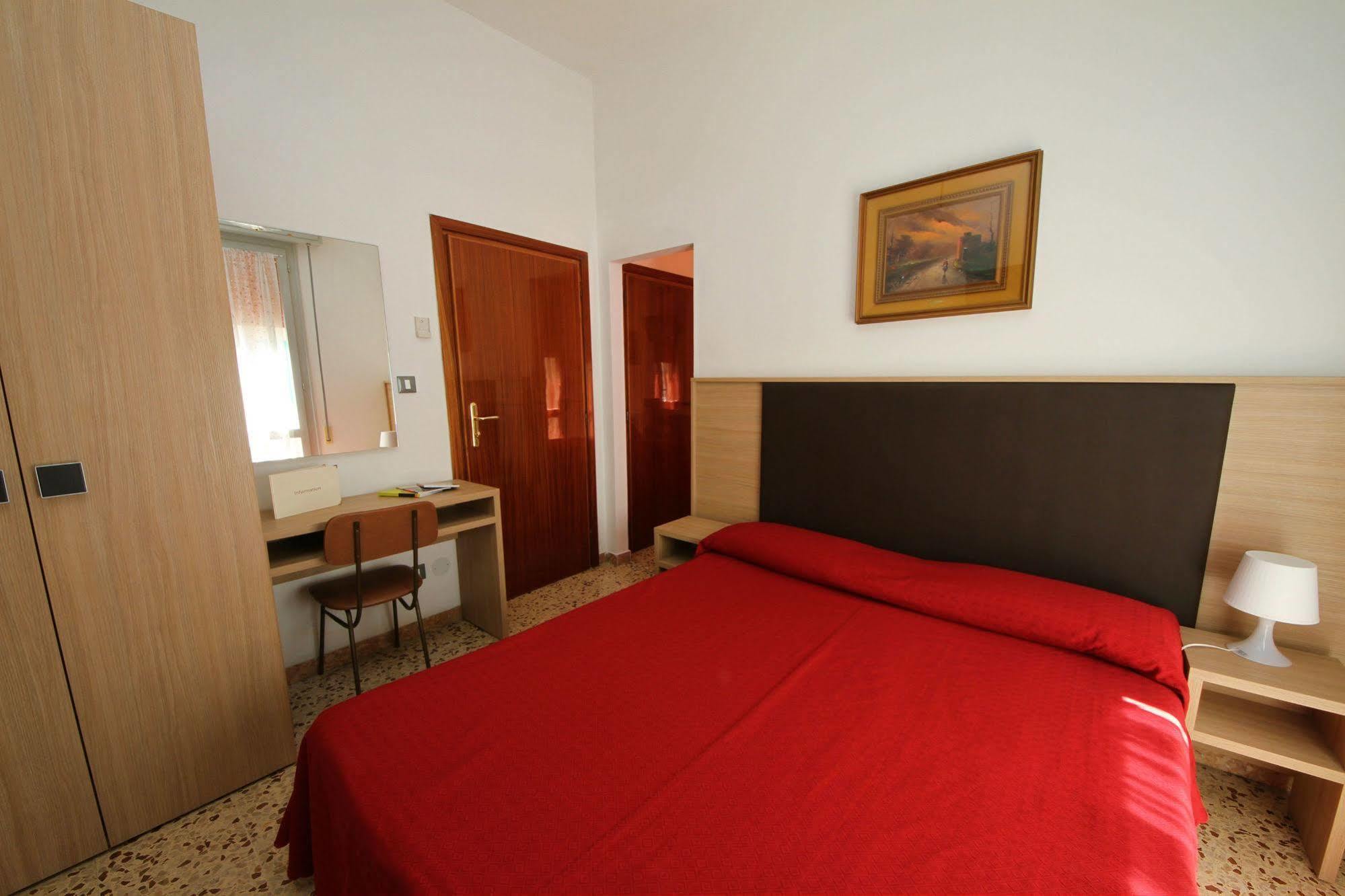 רימיני Villa Lauda B&B מראה חיצוני תמונה