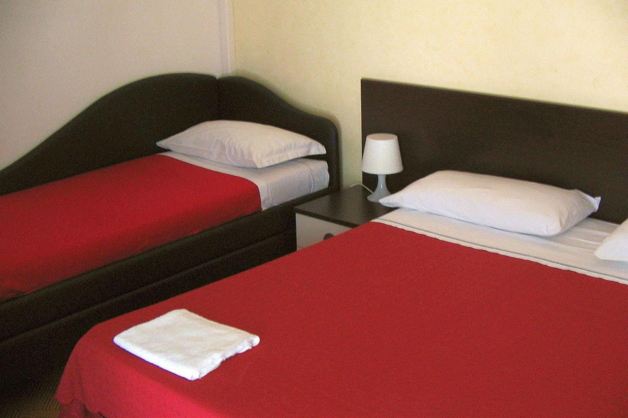 רימיני Villa Lauda B&B מראה חיצוני תמונה